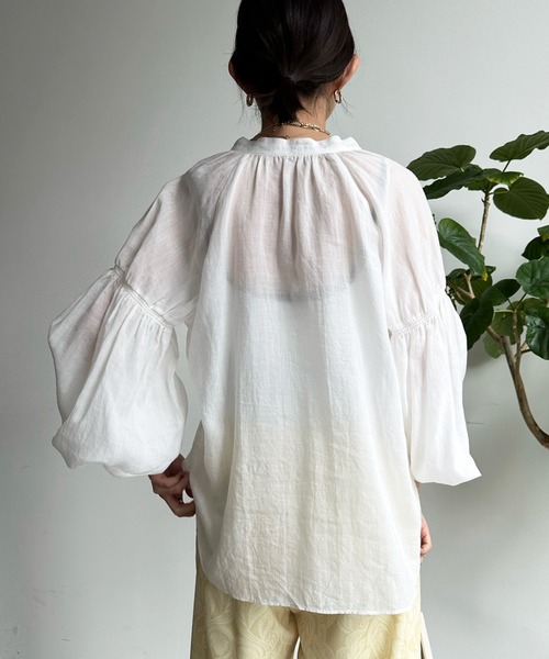 DouDou(ドゥドゥ)の「リネンギャザーブラウス(シャツ/ブラウス・レディース・オフホワイト/イエロー/ブルー/ピンク/ネイビー・FREE)」の14枚目の写真