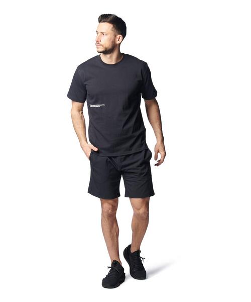 UNDER ARMOUR(アンダーアーマー)の「UAヘビーウエイト コットン ショートスリーブTシャツ 〈マントラ〉(トレーニング/メンズ)(Tシャツ/カットソー・メンズ・ブラック・M/L/XL/XXL/S/3XL)」の4枚目の写真