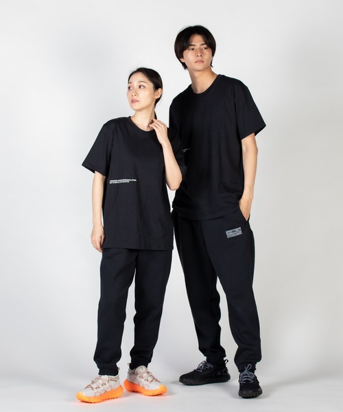 UNDER ARMOUR(アンダーアーマー)の「UAヘビーウエイト コットン ショートスリーブTシャツ 〈マントラ〉(トレーニング/メンズ)(Tシャツ/カットソー・メンズ・ブラック・M/L/XL/XXL/S/3XL)」の6枚目の写真