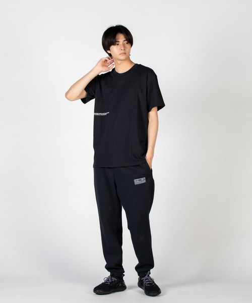 UNDER ARMOUR(アンダーアーマー)の「UAヘビーウエイト コットン ショートスリーブTシャツ 〈マントラ〉(トレーニング/メンズ)(Tシャツ/カットソー・メンズ・ブラック・M/L/XL/XXL/S/3XL)」の8枚目の写真