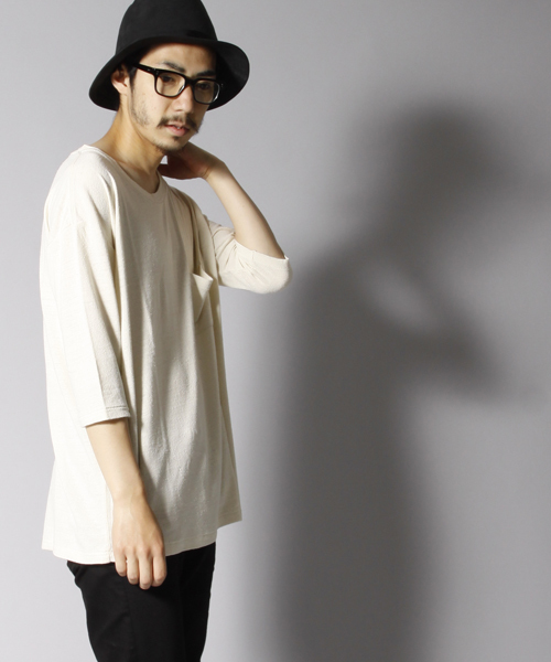 AMERICAN RAG CIE（アメリカンラグシー）の「AMERICAN RAG CIE シルク100%ビックシルエットドレープTシャツ（Tシャツ/カットソー・メンズ・ネイビー/オフホワイト/ブラック・1/2/3）」の2枚目の写真