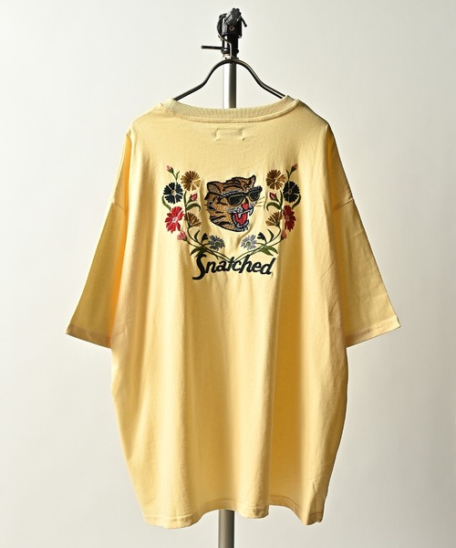 ATELANE（アテレーン）の「ATELANE/OE天竺　刺繍入りルーズシルエットTシャツ（Tシャツ/カットソー・メンズ・テラコッタ/ホワイト系/ホワイト系1/ホワイト系2/ホワイト系3/ブラック系/ブラック系1/ブラック系2/ブラック系3/イエロー系/ブルー/ミント・MEDIUM/LARGE/X-LARGE）」の12枚目の写真
