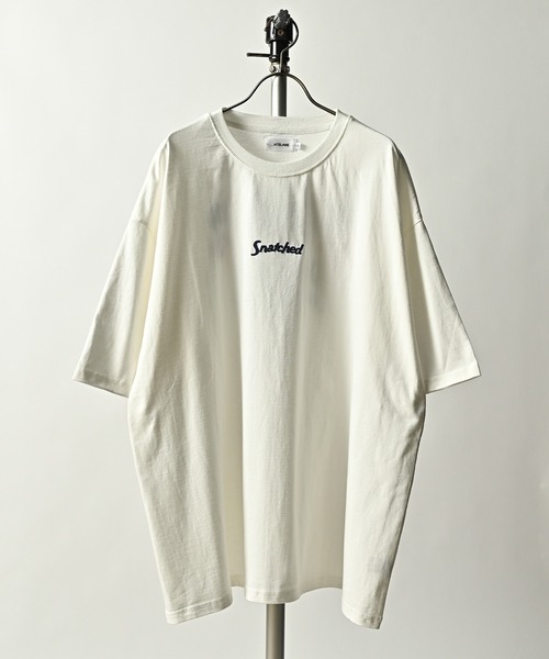ATELANE（アテレーン）の「ATELANE/OE天竺　刺繍入りルーズシルエットTシャツ（Tシャツ/カットソー・メンズ・テラコッタ/ホワイト系/ホワイト系1/ホワイト系2/ホワイト系3/ブラック系/ブラック系1/ブラック系2/ブラック系3/イエロー系/ブルー/ミント・MEDIUM/LARGE/X-LARGE）」の21枚目の写真