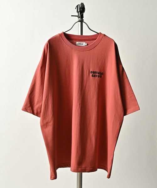 ATELANE（アテレーン）の「ATELANE/OE天竺　刺繍入りルーズシルエットTシャツ（Tシャツ/カットソー・メンズ・テラコッタ/ホワイト系/ホワイト系1/ホワイト系2/ホワイト系3/ブラック系/ブラック系1/ブラック系2/ブラック系3/イエロー系/ブルー/ミント・MEDIUM/LARGE/X-LARGE）」の18枚目の写真