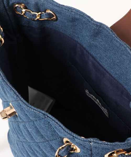 earth music&ecology(アースミュージックアンドエコロジー)の「デニムキルティングチェーンバッグ(エコバッグ/サブバッグ・レディース・ライトブルー/ダークブルー・FREE)」の9枚目の写真