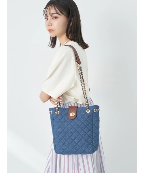 earth music&ecology(アースミュージックアンドエコロジー)の「デニムキルティングチェーンバッグ(エコバッグ/サブバッグ・レディース・ライトブルー/ダークブルー・FREE)」の12枚目の写真