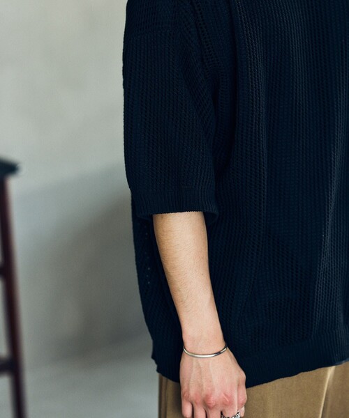 HINSON（ヒンソン）の「HINSON/ヒンソン メッシュ クルーネック リラックスフィット半袖ニット/ユニセックス（Tシャツ/カットソー・メンズ・オリーブ/ブラック/オフホワイト・LARGE/MEDIUM）」の22枚目の写真