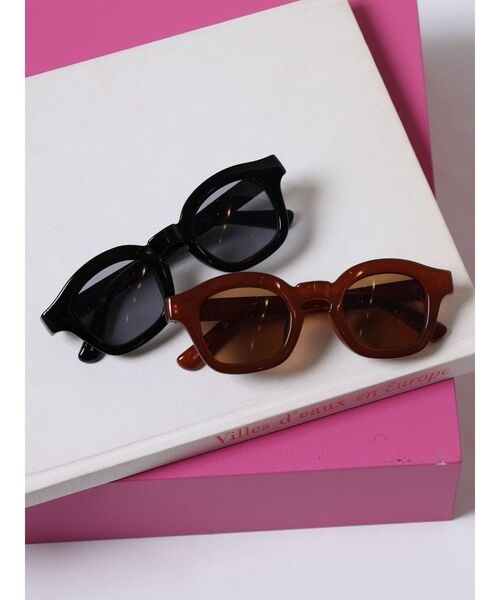 GYDA(ジェイダ)の「volume frameサングラス(サングラス・レディース・ブラック/ブラウン・FREE)」の2枚目の写真