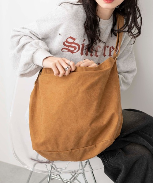 WEGO(ウィゴー)の「WEGO/キャンバスビッグショルダーバッグ(ショルダーバッグ・メンズ・ナチュラル/その他1/その他2/カーキ/グレー/ブラック/ベージュ/その他3/その他4/ダークグレー/その他5/キャメル/その他6/その他7/その他8/オフホワイト/グリーン/ブラック系その他・FREE)」の10枚目の写真