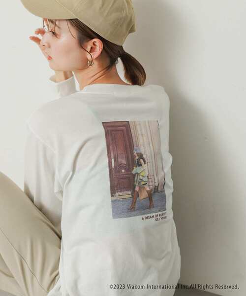 SENSE OF PLACE by URBAN RESEARCH(センスオブプレイスバイアーバンリサーチ)の「Emily in Paris グラフィックロングTシャツ(Tシャツ/カットソー・レディース・その他3/その他1/その他2・ONE)」の9枚目の写真