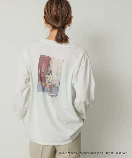 SENSE OF PLACE by URBAN RESEARCH(センスオブプレイスバイアーバンリサーチ)の「Emily in Paris グラフィックロングTシャツ(Tシャツ/カットソー・レディース・その他3/その他1/その他2・ONE)」の12枚目の写真
