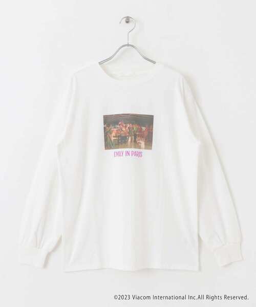 SENSE OF PLACE by URBAN RESEARCH(センスオブプレイスバイアーバンリサーチ)の「Emily in Paris グラフィックロングTシャツ(Tシャツ/カットソー・レディース・その他3/その他1/その他2・ONE)」の21枚目の写真