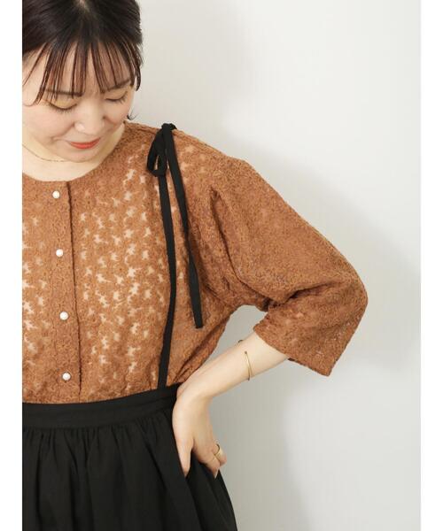 ehka sopo（エヘカソポ）の「ノーカラーレースブラウス（シャツ/ブラウス・レディース・キナリ/ブルー/キャメル/ブラック・F）」の8枚目の写真