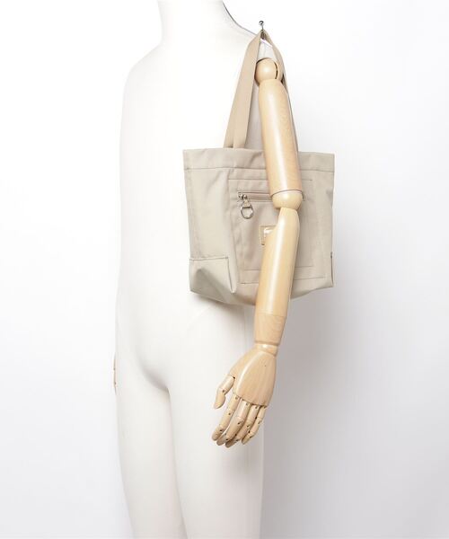 LACOSTE(ラコステ)の「【LACOSTE】ネオデイ ミニトートバッグ(トートバッグ・メンズ・レッド/ブラック/ベージュ・FREE)」の9枚目の写真