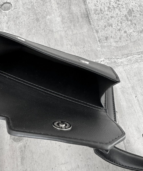 LVEU.(ラブユ.)の「【LVEU.】チェーンスクエアミニショルダー / バッグ 鞄 BAG ショルダー ミニ フラップ 斜め掛け 合皮 ブラック(ショルダーバッグ・レディース・ブラック・FREE)」の5枚目の写真