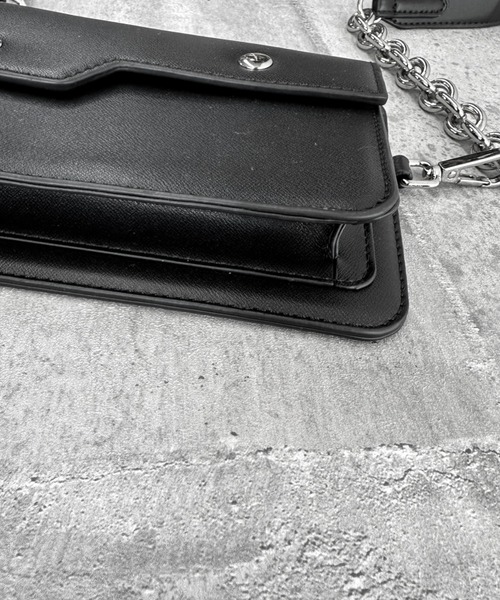 LVEU.(ラブユ.)の「【LVEU.】チェーンスクエアミニショルダー / バッグ 鞄 BAG ショルダー ミニ フラップ 斜め掛け 合皮 ブラック(ショルダーバッグ・レディース・ブラック・FREE)」の6枚目の写真