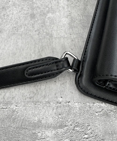 LVEU.(ラブユ.)の「【LVEU.】チェーンスクエアミニショルダー / バッグ 鞄 BAG ショルダー ミニ フラップ 斜め掛け 合皮 ブラック(ショルダーバッグ・レディース・ブラック・FREE)」の14枚目の写真