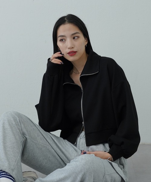 COLONY 2139（コロニートゥーワンスリーナイン）の「ダンボールスタンドWジップトップス（Tシャツ/カットソー・レディース・グレー/ブラック/レッド/オフホワイト・FREE）」の6枚目の写真