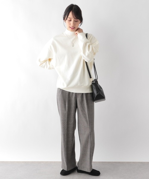 GLOBAL WORK（グローバルワーク）の「お手入れらくらくスタンドネックプルオーバー/906288（Tシャツ/カットソー・レディース・アイボリー/バーガンディー/ブラック/ベージュ・MEDIUM/LARGE）」の5枚目の写真