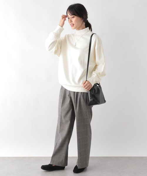 GLOBAL WORK（グローバルワーク）の「お手入れらくらくスタンドネックプルオーバー/906288（Tシャツ/カットソー・レディース・アイボリー/バーガンディー/ブラック/ベージュ・MEDIUM/LARGE）」の6枚目の写真