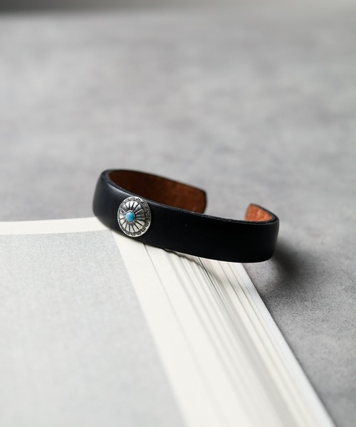 ARCHIVER（アーカイバ）の「【AL】ネイティブレザーバングル（ブレスレット・レディース・ブラウン系3/ベージュ系8/ブラウン系4/ベージュ系2/ダークブラウン系2/ダークブラウン系3/ダークブラウン系4/ダークブラウン系1/ブラウン系8/ベージュ系5/ベージュ系4/ブラック系2/ブラック系5/ブラウン/ブラウン系5/ブラウン系7/ブラウン系/ベージュ系9/ブラウン系2/ブラック系3/ブラック系4・FREE）」の3枚目の写真