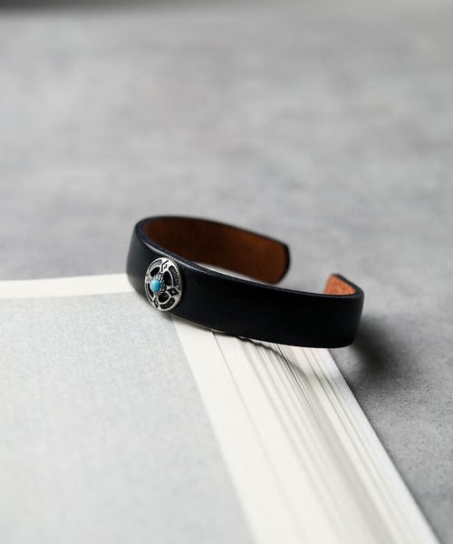 ARCHIVER（アーカイバ）の「【AL】ネイティブレザーバングル（ブレスレット・レディース・ブラウン系3/ベージュ系8/ブラウン系4/ベージュ系2/ダークブラウン系2/ダークブラウン系3/ダークブラウン系4/ダークブラウン系1/ブラウン系8/ベージュ系5/ベージュ系4/ブラック系2/ブラック系5/ブラウン/ブラウン系5/ブラウン系7/ブラウン系/ベージュ系9/ブラウン系2/ブラック系3/ブラック系4・FREE）」の4枚目の写真