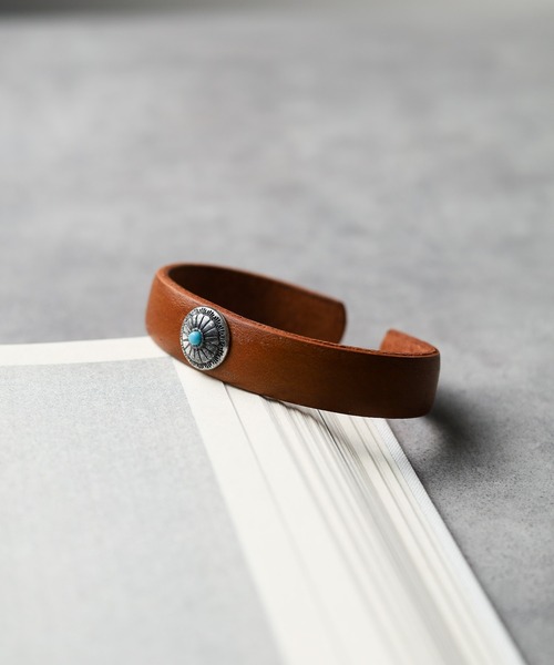 ARCHIVER（アーカイバ）の「【AL】ネイティブレザーバングル（ブレスレット・レディース・ブラウン系3/ベージュ系8/ブラウン系4/ベージュ系2/ダークブラウン系2/ダークブラウン系3/ダークブラウン系4/ダークブラウン系1/ブラウン系8/ベージュ系5/ベージュ系4/ブラック系2/ブラック系5/ブラウン/ブラウン系5/ブラウン系7/ブラウン系/ベージュ系9/ブラウン系2/ブラック系3/ブラック系4・FREE）」の13枚目の写真