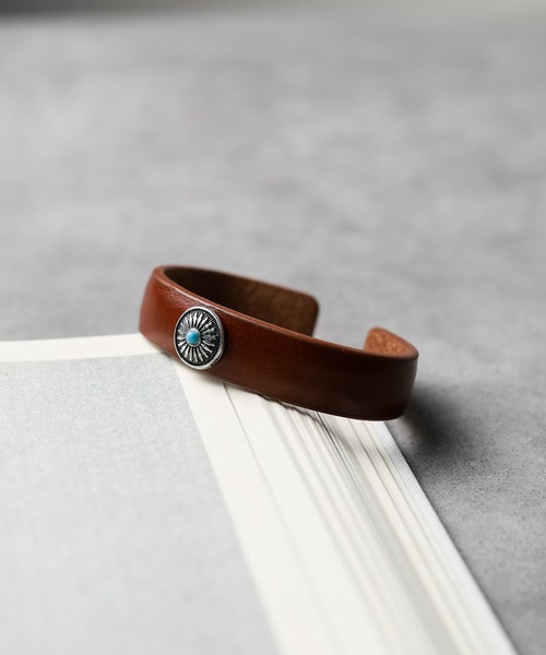 ARCHIVER（アーカイバ）の「【AL】ネイティブレザーバングル（ブレスレット・レディース・ブラウン系3/ベージュ系8/ブラウン系4/ベージュ系2/ダークブラウン系2/ダークブラウン系3/ダークブラウン系4/ダークブラウン系1/ブラウン系8/ベージュ系5/ベージュ系4/ブラック系2/ブラック系5/ブラウン/ブラウン系5/ブラウン系7/ブラウン系/ベージュ系9/ブラウン系2/ブラック系3/ブラック系4・FREE）」の15枚目の写真