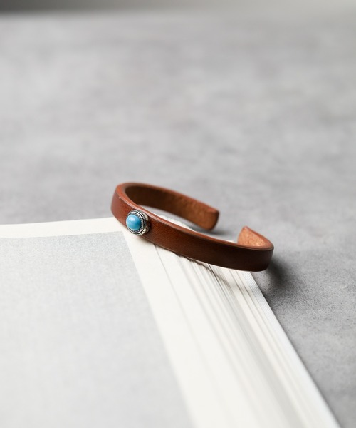 ARCHIVER（アーカイバ）の「【AL】ネイティブレザーバングル（ブレスレット・レディース・ブラウン系3/ベージュ系8/ブラウン系4/ベージュ系2/ダークブラウン系2/ダークブラウン系3/ダークブラウン系4/ダークブラウン系1/ブラウン系8/ベージュ系5/ベージュ系4/ブラック系2/ブラック系5/ブラウン/ブラウン系5/ブラウン系7/ブラウン系/ベージュ系9/ブラウン系2/ブラック系3/ブラック系4・FREE）」の16枚目の写真