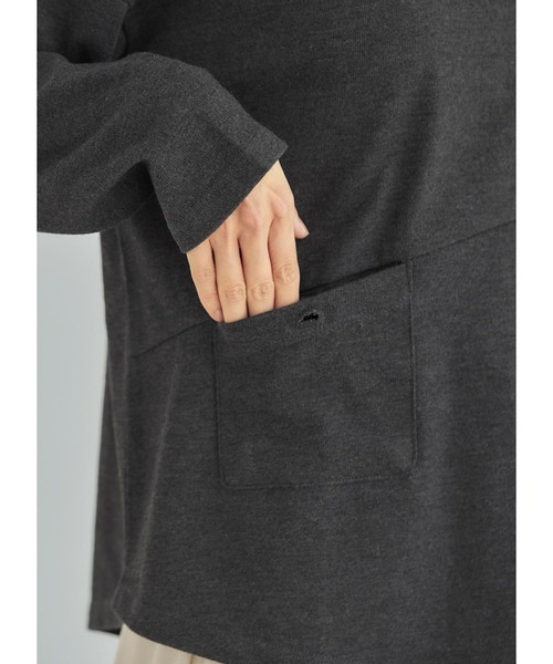 STYLE DELI(スタイルデリ)の「アシンメトリー長袖Tシャツ(Tシャツ/カットソー・レディース・カーキ/ホワイト/スミクロ・FREE)」の10枚目の写真