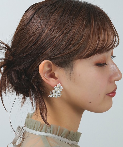 花 モチーフ ハーフ フープ ピアス パーティー 結婚式 お呼ばれ