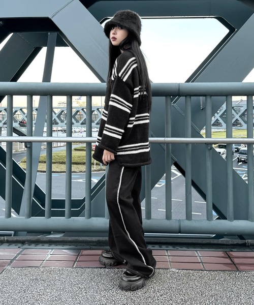 LVEU.（ラブユ.）の「【LVEU.】バイカラーステッチデニム / ボトムス パンツ デニム ステッチ 切替え バイカラー モノトーン カジュアル ブラック ホワイト（デニムパンツ・レディース・ホワイト/ブラック・FREE）」の18枚目の写真