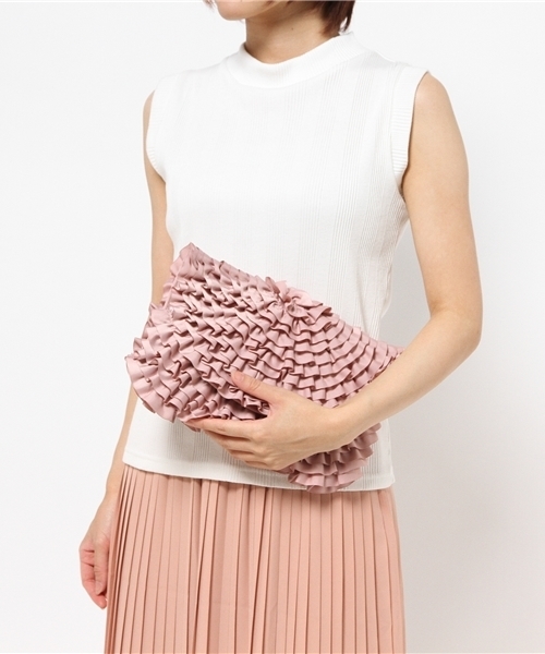 ROSE BUD（ローズバッド）の「(LL ACCESSORIES)B783 LAYERED FRILL CLUTCH BAG[結婚式＆パーティー]（クラッチバッグ・レディース・ブラック/オリーブ/ピンク・ONE SIZE）」の4枚目の写真