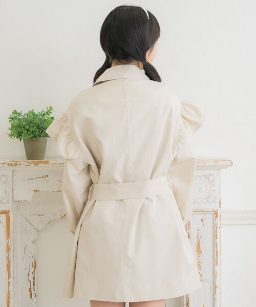 ems excite（エムズエキサイト）の「フリルcollarトレンチコート（トレンチコート・レディース・ブラック/ライトベージュ/ナチュラル・FREE）」の12枚目の写真