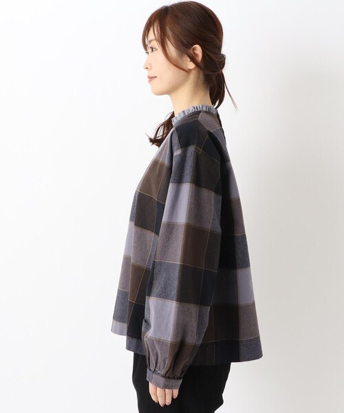 one'sterrace(ワンズテラス)の「起毛ブロックチェック シャツ(シャツ/ブラウス・レディース・ブラック系8/グレー系その他7/キャメル・02)」の5枚目の写真