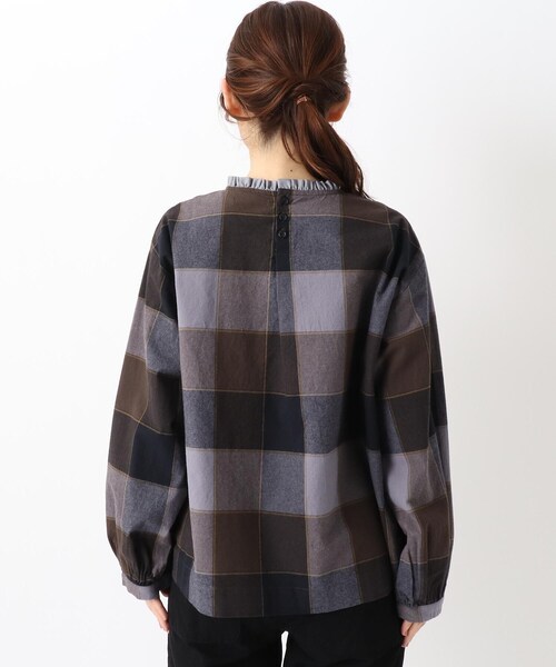 one'sterrace(ワンズテラス)の「起毛ブロックチェック シャツ(シャツ/ブラウス・レディース・ブラック系8/グレー系その他7/キャメル・02)」の6枚目の写真