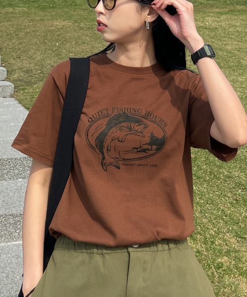 Chillfar(チルファー)の「アソートプリント半袖Tシャツ(Tシャツ/カットソー・レディース・ブルー/杢グレー/ネイビー系/アイボリー系/グレー系/ホワイト系/ホワイト/ネイビー系1/ブラウン/オートミール/ネイビー/イエロー/ブルー系/イエロー系・FREE)」の5枚目の写真