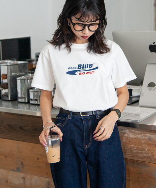 Chillfar(チルファー)の「アソートプリント半袖Tシャツ(Tシャツ/カットソー・レディース・ブルー/杢グレー/ネイビー系/アイボリー系/グレー系/ホワイト系/ホワイト/ネイビー系1/ブラウン/オートミール/ネイビー/イエロー/ブルー系/イエロー系・FREE)」の2枚目の写真