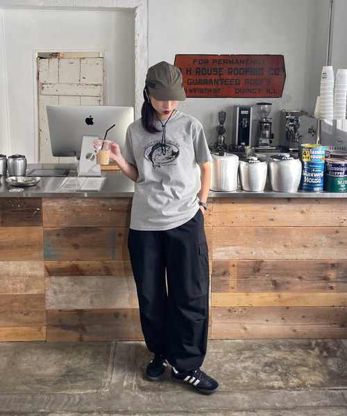 Chillfar(チルファー)の「アソートプリント半袖Tシャツ(Tシャツ/カットソー・レディース・ブルー/杢グレー/ネイビー系/アイボリー系/グレー系/ホワイト系/ホワイト/ネイビー系1/ブラウン/オートミール/ネイビー/イエロー/ブルー系/イエロー系・FREE)」の15枚目の写真