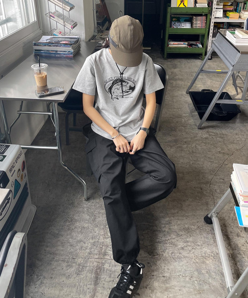 Chillfar(チルファー)の「アソートプリント半袖Tシャツ(Tシャツ/カットソー・レディース・ブルー/杢グレー/ネイビー系/アイボリー系/グレー系/ホワイト系/ホワイト/ネイビー系1/ブラウン/オートミール/ネイビー/イエロー/ブルー系/イエロー系・FREE)」の17枚目の写真