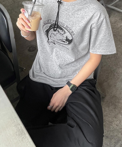 Chillfar(チルファー)の「アソートプリント半袖Tシャツ(Tシャツ/カットソー・レディース・ブルー/杢グレー/ネイビー系/アイボリー系/グレー系/ホワイト系/ホワイト/ネイビー系1/ブラウン/オートミール/ネイビー/イエロー/ブルー系/イエロー系・FREE)」の18枚目の写真