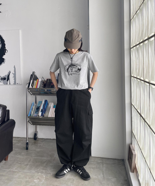 Chillfar(チルファー)の「アソートプリント半袖Tシャツ(Tシャツ/カットソー・レディース・ブルー/杢グレー/ネイビー系/アイボリー系/グレー系/ホワイト系/ホワイト/ネイビー系1/ブラウン/オートミール/ネイビー/イエロー/ブルー系/イエロー系・FREE)」の20枚目の写真