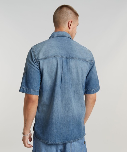 G-STAR（ジースター）の「SLANTED DOUBLE POCKET REGULAR SHIRT/デニムシャツ（シャツ/ブラウス・メンズ・ライトインディゴブルー・X-SMALL/X-LARGE/SMALL/MEDIUM/LARGE）」の2枚目の写真