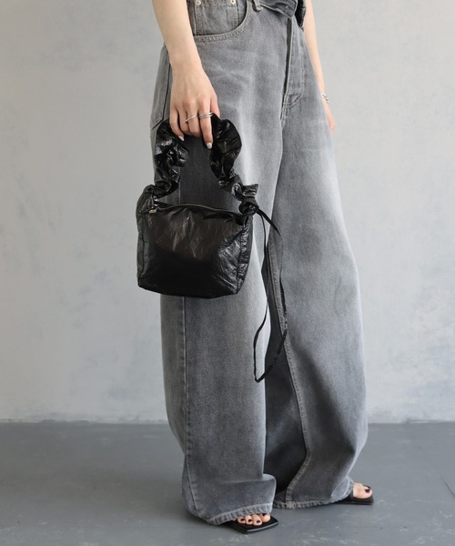 cheriella（シェリエラ）の「【cheriella】ギャザリングハンドバッグ GATHERING HANDBAG（ハンドバッグ・レディース・シルバー/ブラック・ONESIZE）」の12枚目の写真