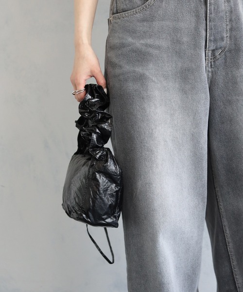 cheriella（シェリエラ）の「【cheriella】ギャザリングハンドバッグ GATHERING HANDBAG（ハンドバッグ・レディース・シルバー/ブラック・ONESIZE）」の14枚目の写真