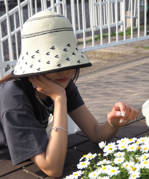 minia(ミニア)の「リボン付きニットバケットハット(ハット・レディース・ブラック/アイボリー・FREE)」の1枚目の写真