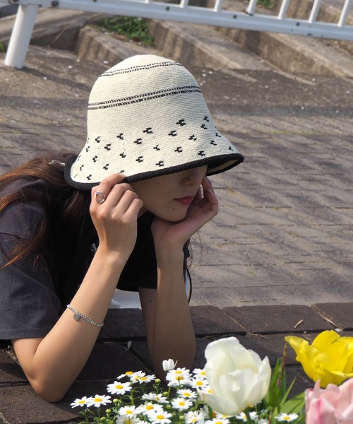 minia(ミニア)の「リボン付きニットバケットハット(ハット・レディース・ブラック/アイボリー・FREE)」の6枚目の写真