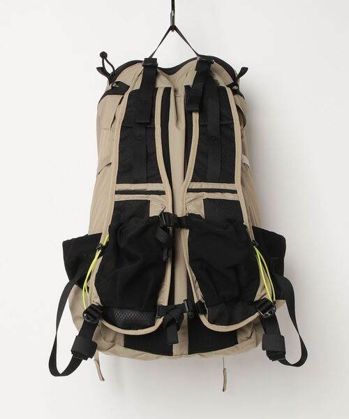 MYSTERY RANCH（ミステリーランチ）の「MYSTERY RANCH GALLAGATOR 25 ミステリーランチ リュック ギャラゲーター 25（バックパック/リュック・メンズ・ベージュ/オレンジ/ブラック/セージグリーン・FREE/L/XL）」の5枚目の写真