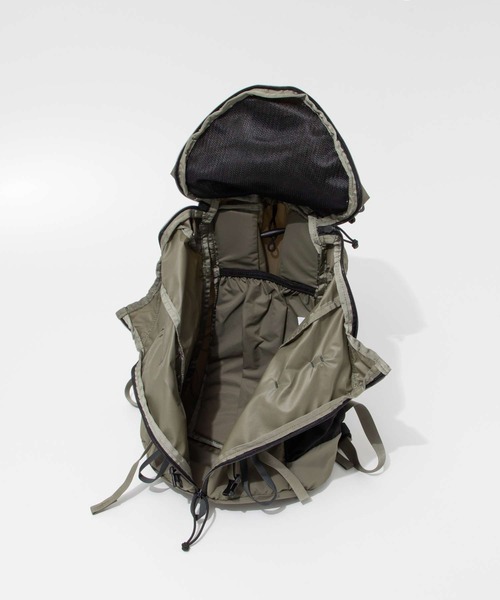 MYSTERY RANCH（ミステリーランチ）の「MYSTERY RANCH GALLAGATOR 25 ミステリーランチ リュック ギャラゲーター 25（バックパック/リュック・メンズ・ベージュ/オレンジ/ブラック/セージグリーン・FREE/L/XL）」の22枚目の写真