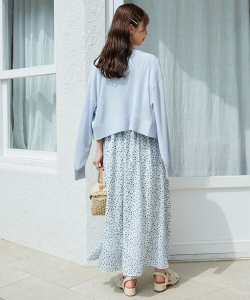 MAJESTIC LEGON（マジェスティックレゴン）の「フラワーボタンUVカットカーディガン（カーディガン/ボレロ・レディース・ライトグリーン/ピンク/ブラック/ライトブルー/オフホワイト・MEDIUM）」の8枚目の写真